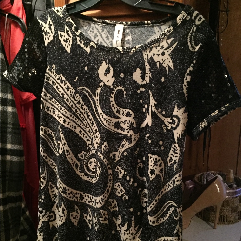Sequin short sleeve shirt